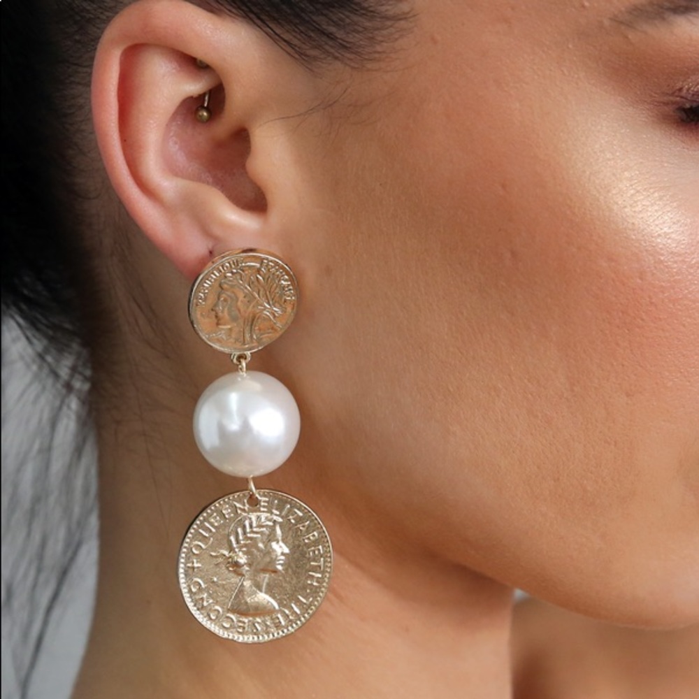 Pearl Lover Gold Coin Earrings
